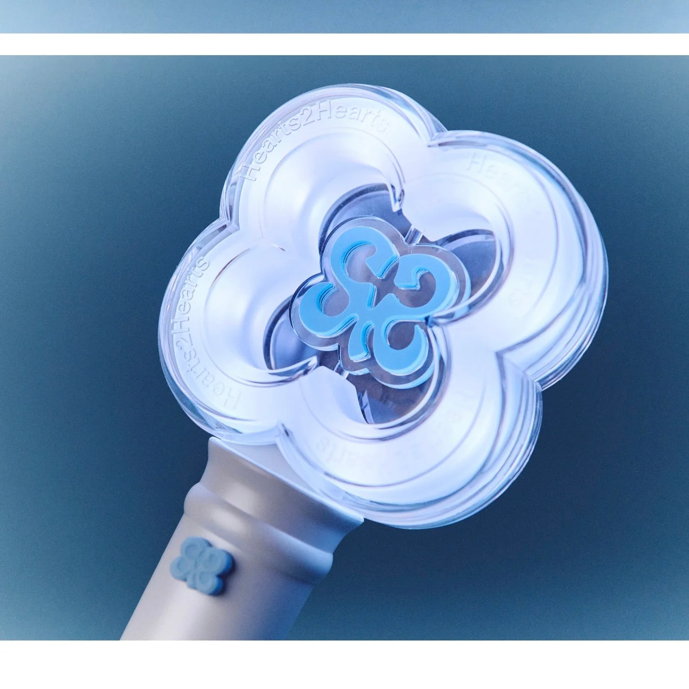 HEARTS2HEARTS - OFFICIAL LIGHTSTICK - Image 8