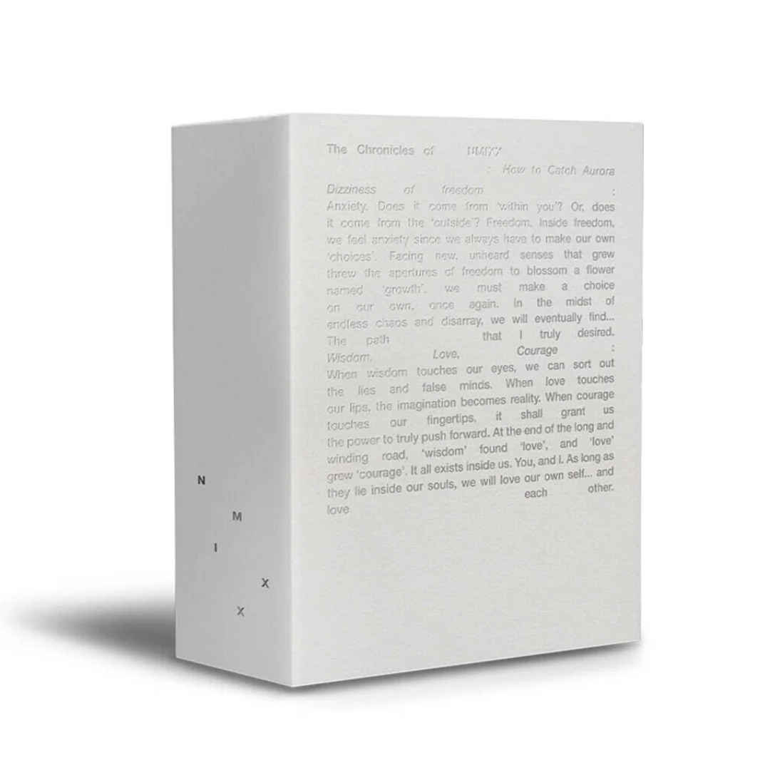 NMIXX - THE CHRONICLES OF NMIXX: HOW TO CATCH AURORA PHOTOBOOK